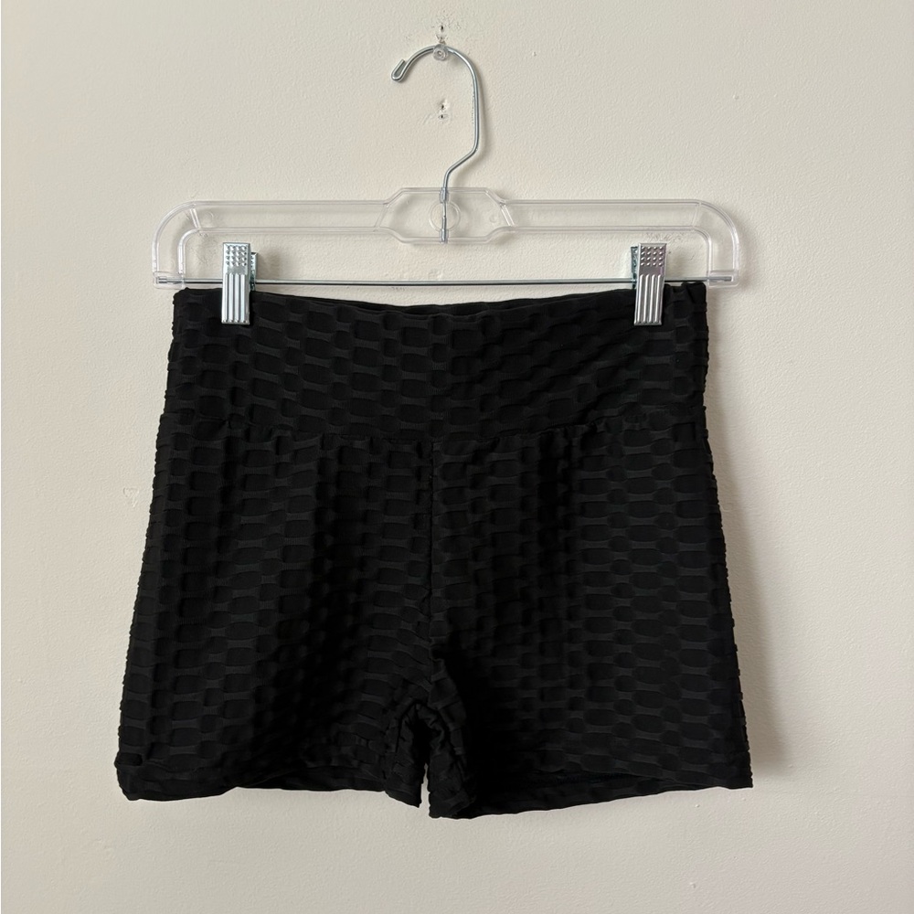 Women’s butt scrunch shorts